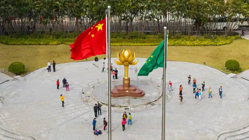 这是12月13日无人机拍摄的澳门金莲花广场.新华社记者 张金加 摄