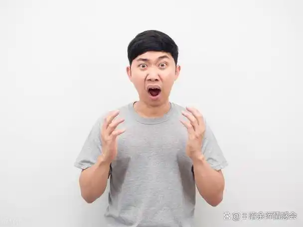 当年同桌没钱交学费我让母亲资助了他6年后来同桌成了我老公