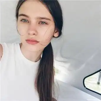 欧美大红唇美女头像高清2022人前不该说的话背后也别说