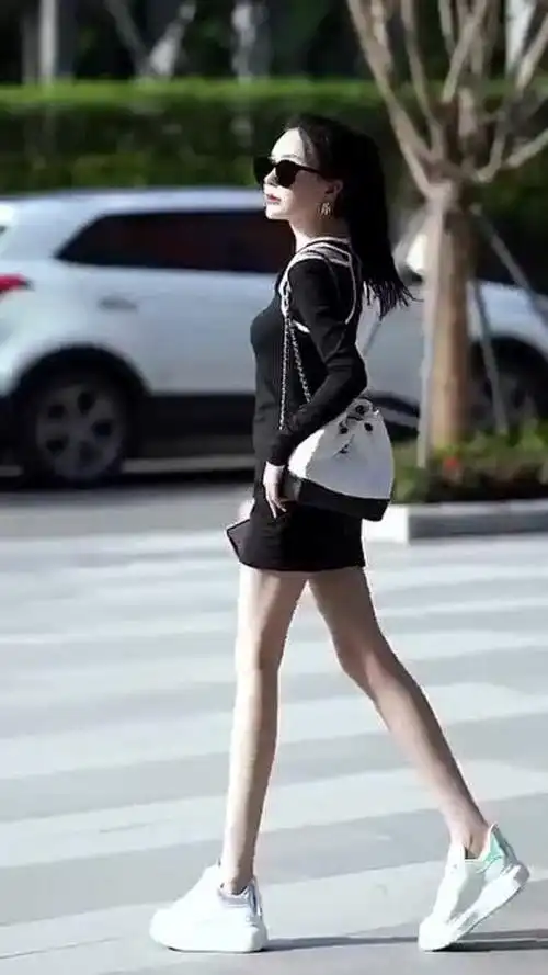 瘦瘦高高的女孩子你喜欢吗