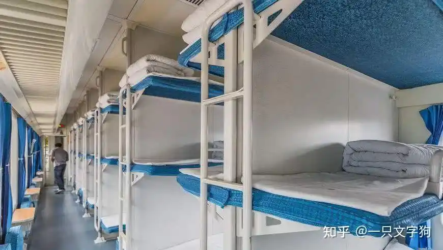 做火车硬卧的下铺是什么体验? - 知乎
