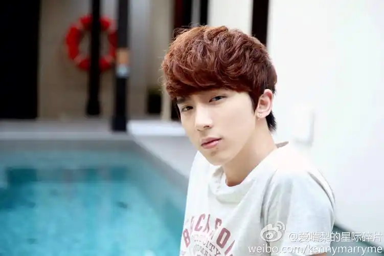 沈煜伦:* 沈会拍又出招了,走遍天下无敌手 [围观] [围观] [围观]