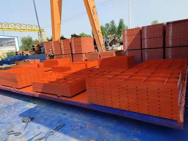 组合钢模板又叫平面钢模板,在混凝土浇筑施工工程中应用较为广泛,其