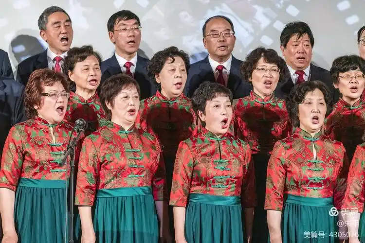 同声共唱新时代——老同志迎新联谊活动纪实