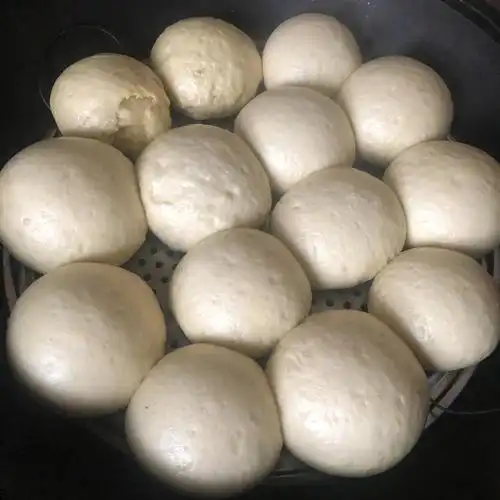 我妈用大锅蒸的馒头