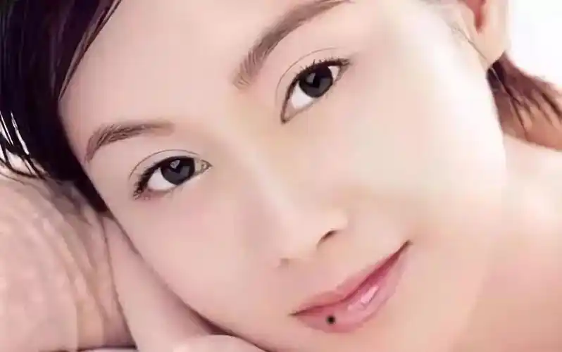 脸上无痣便是好相,嘴上长痣又有何说法?