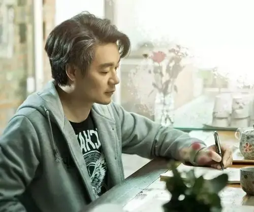 讲座悲伤和希望都是一缕光张嘉佳云边有个小卖部校园分享会在海大等你