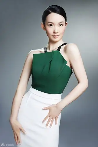 组图:刘丛丹性感甜美写真 简约优雅小露香肩_高清图集_新浪网