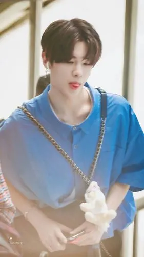 黄明昊(justin),2002年2月19日出生于浙江温州,中国内地男歌手.