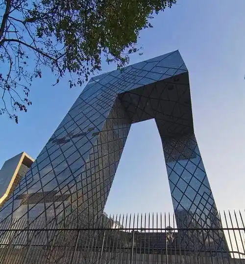 北京大裤衩中央电视台大楼 · 北京自由行_建筑物_世界_都会