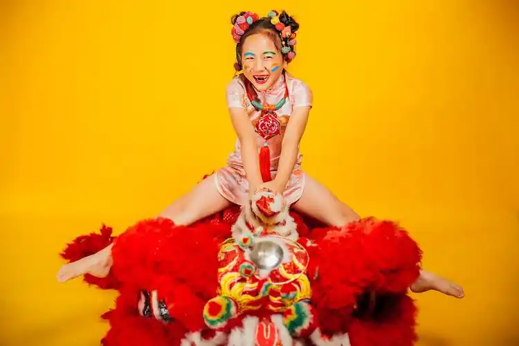 醒狮与中国娃娃