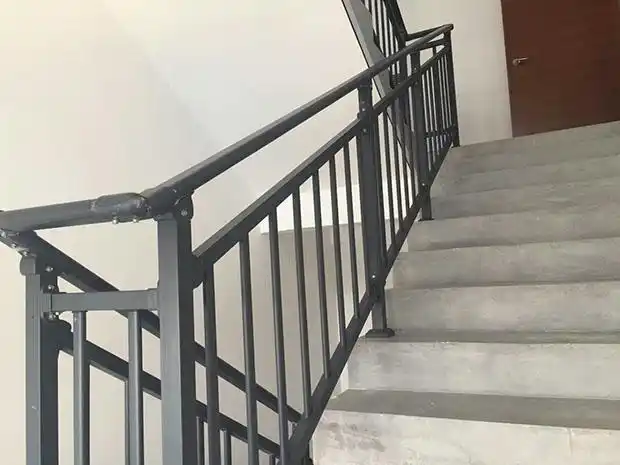 武汉锌钢楼梯栏杆批发厂家怎么选