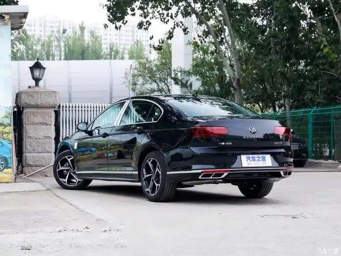 迈腾330豪华型2022款报价(迈腾330豪华型2022款报价图片)