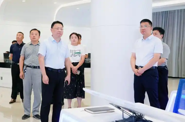 河南省息县县委书记县政府县长管保臣暗访督导优化营商环境工作