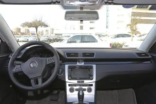 迈腾完整内饰(中间)