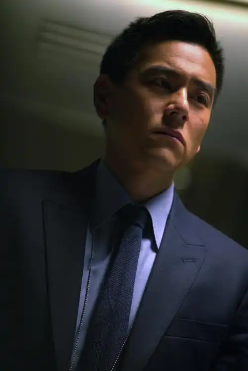 彭于晏超话alpha man制服在身,有一种帅以"正义"为名.#电影潜行