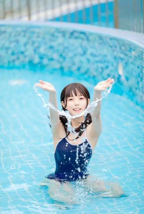 可爱俏皮少女泳装性感写真高清图片