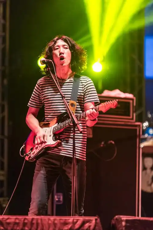 痛仰乐队 miserable faith