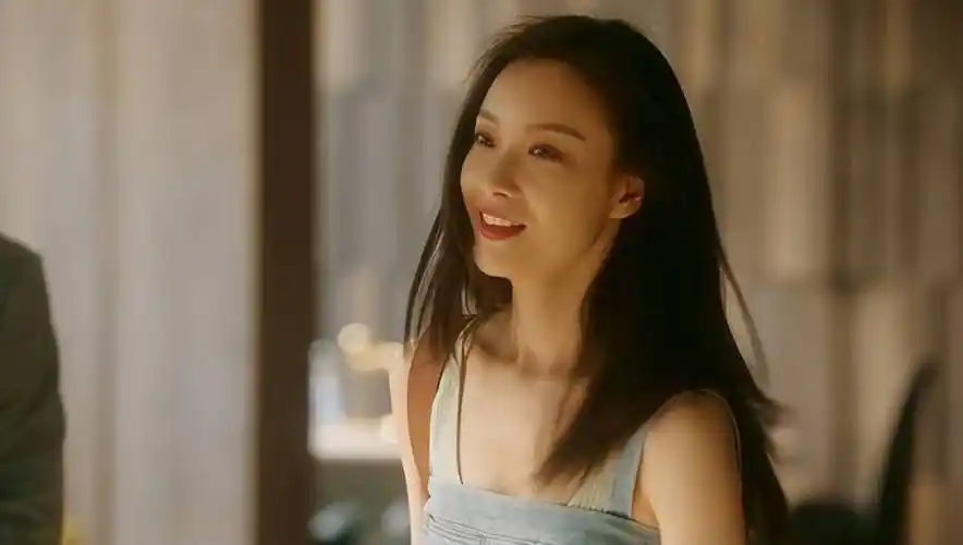 原创学流金岁月朱锁锁5个特点做让男人无法抗拒的猫系女孩