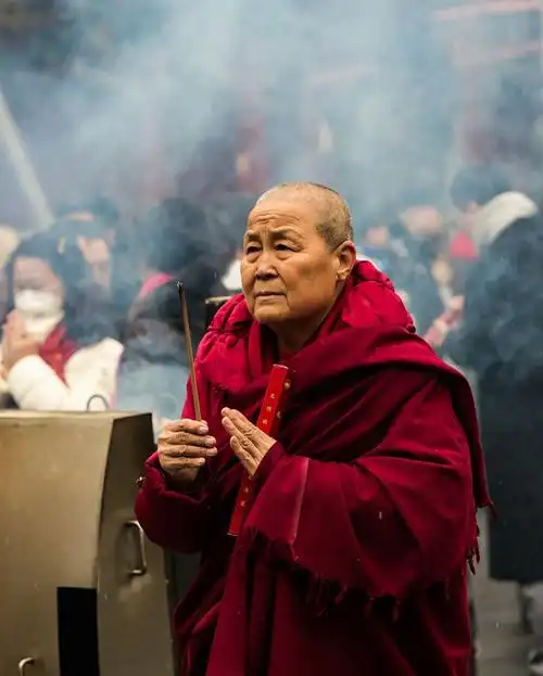 云游僧人也会来此朝拜.