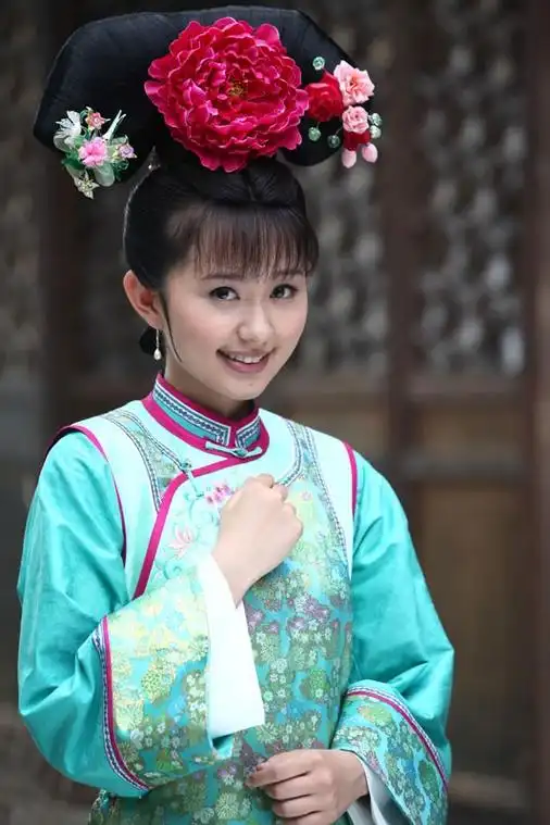 展开全部 孙耀琦在《还珠格格》中饰演金锁.