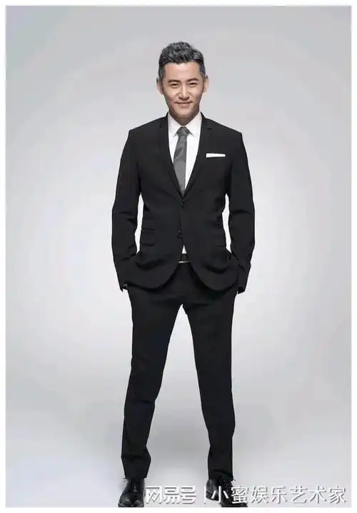 魏巍一个行走的荷尔蒙男人味十足的男演员,魅力四射,气场强大!