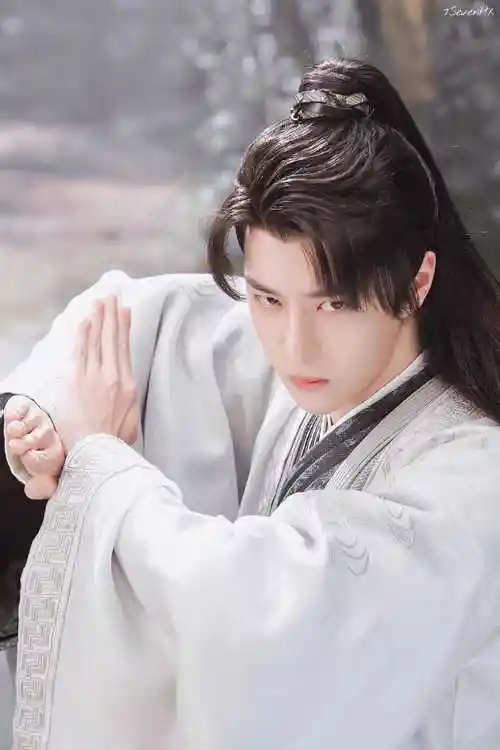 王一博入戏:《有翡》印象最深的戏,是拍推云掌,冲气波很酷!