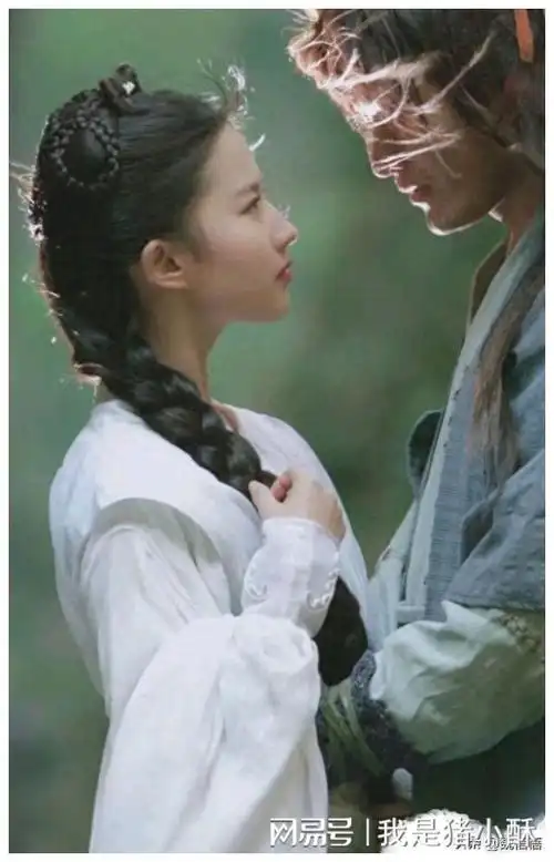 刘亦菲,娇艳如花,清纯动人