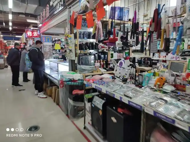 锦州老兵系列报道辽西小商品批发市场年味浓