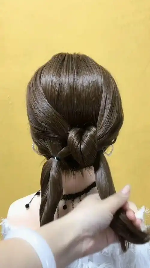 四十岁的女人这样扎,会很有女人味的,赶快试试吧