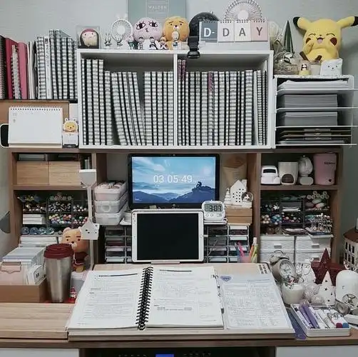 请问大家有没有类似这种书桌/学习场景的壁纸/图分享(10.9更新)