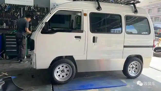 看到它能让你瞬间回忆童年|内饰|改装|面包车|新能源汽车_网易订阅