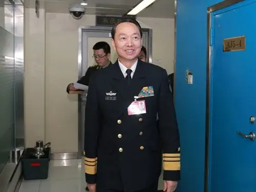 专访东部战区海军政委王华勇_央广网