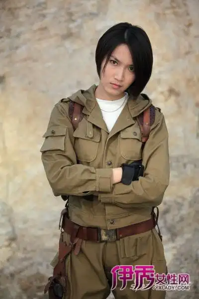 我昨天把英雄使命看完了,最后的剧情还不够完美,冷月被抓了,据说还要