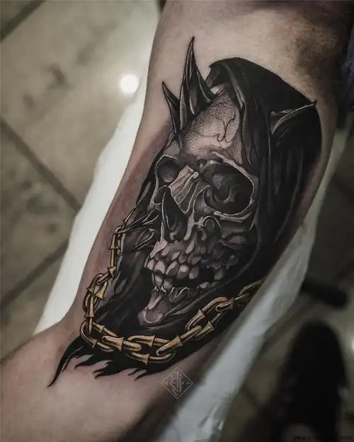 戴大金链子的死神骷髅纹身图案含原创手稿图