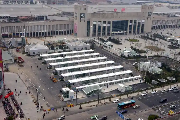 万家热线:合肥火车站公交枢纽站今日启用 1路等11条公交线路调整到位