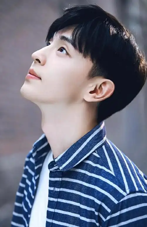 帅气男神邓伦侧脸杀,高清图片,明星-回车图片