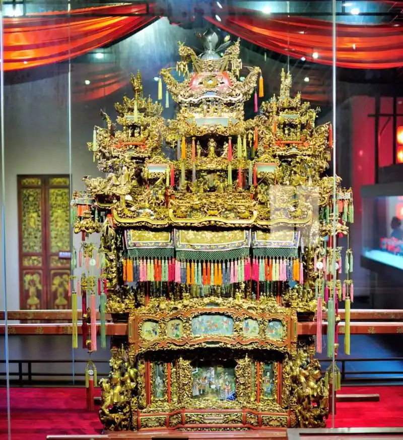 古代轿子种类颇多,那么啥等级的官员可以坐"八抬大轿"?