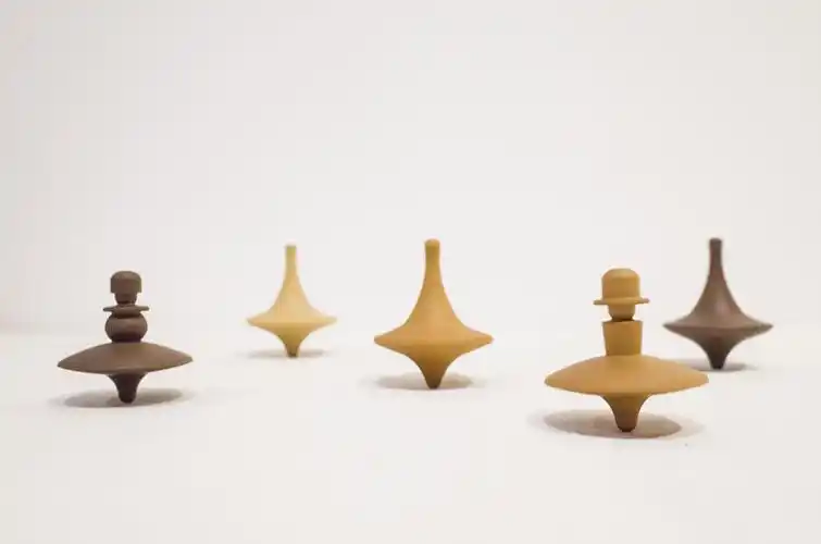 果园智造跳舞陀螺怀旧小物木制传统经典玩具陀螺