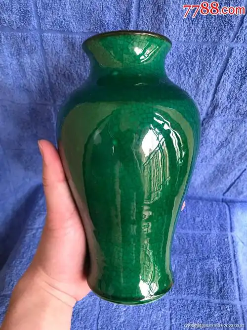 清代绿哥釉瓶_价格2000元_第1张