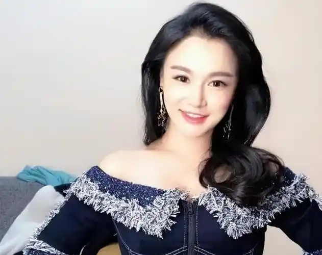 拳王邹市明打拳是世界第一在家是倒数第一宠老婆