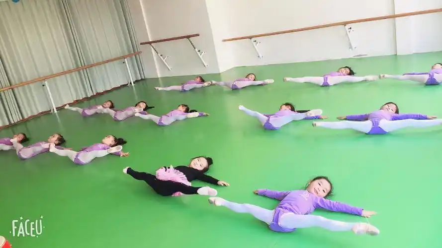 西瓜舞蹈2018下学期一紓5班点滴