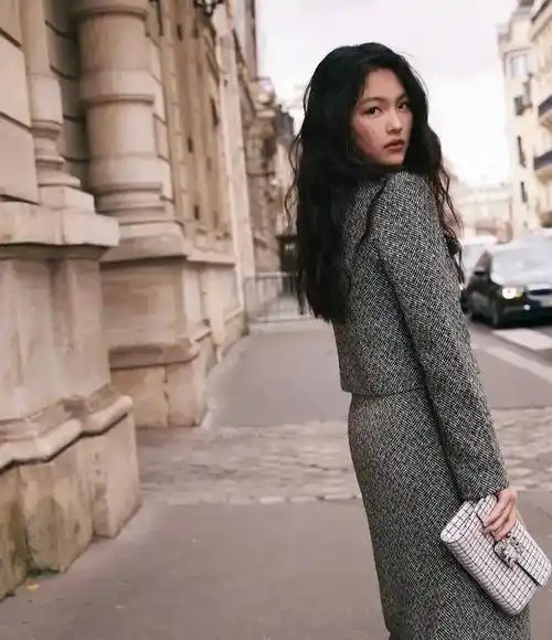 王诗龄身高突飞猛涨,近照看起来比李湘还高!少了富态,多了精致