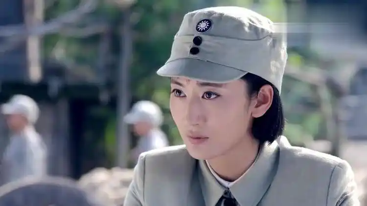 胜利之路:郭珍霓八路军造型亮相英姿飒爽女战士,一笑甜化了