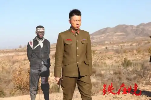 铁在烧曝剧照刘涛王雷演绎双重身份