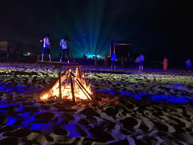 aranya第三届沙滩音乐节～许巍,叶蓓,朴树演唱会