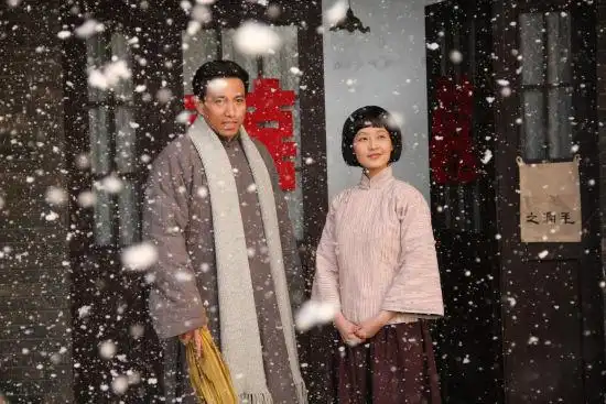 正在央视一套黄金档热播的电视剧《中国1921》,在新浪网等多家主流