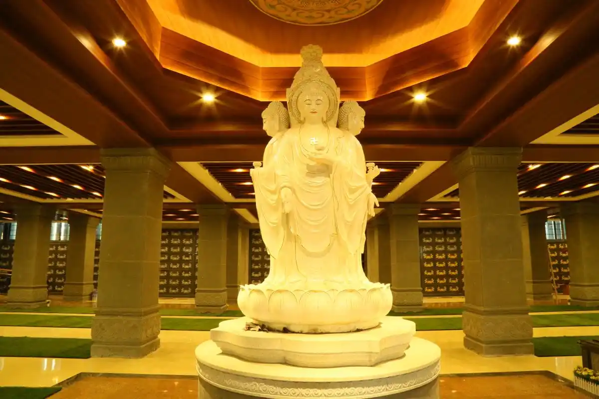 天津玉佛寺寝宫浅析选墓地有哪些讲究