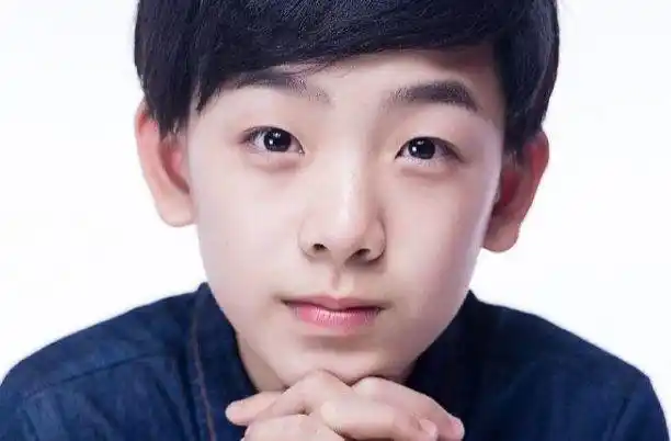 如今发展成影视男神