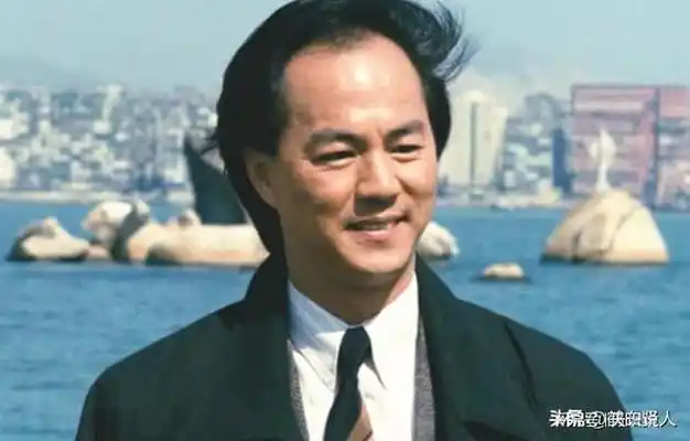 狄龙:年少时发出去的馒头,落魄时不光全都回来了,还更大更白!|成龙|姜